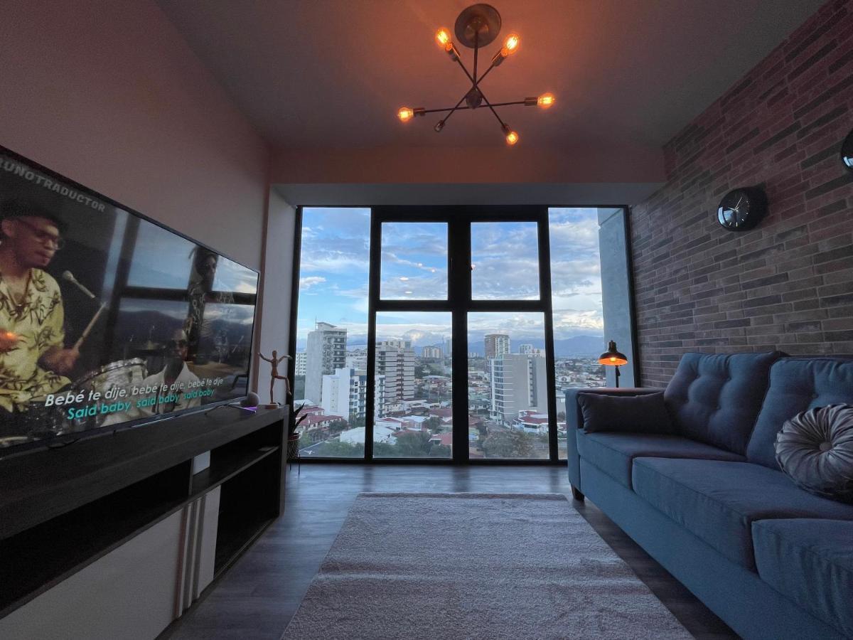 Cosmopolitan Apt 1407, 5 Star Facilities, 15M Sjo Airport, Parking, Pool, Gym 聖荷西 外观 照片