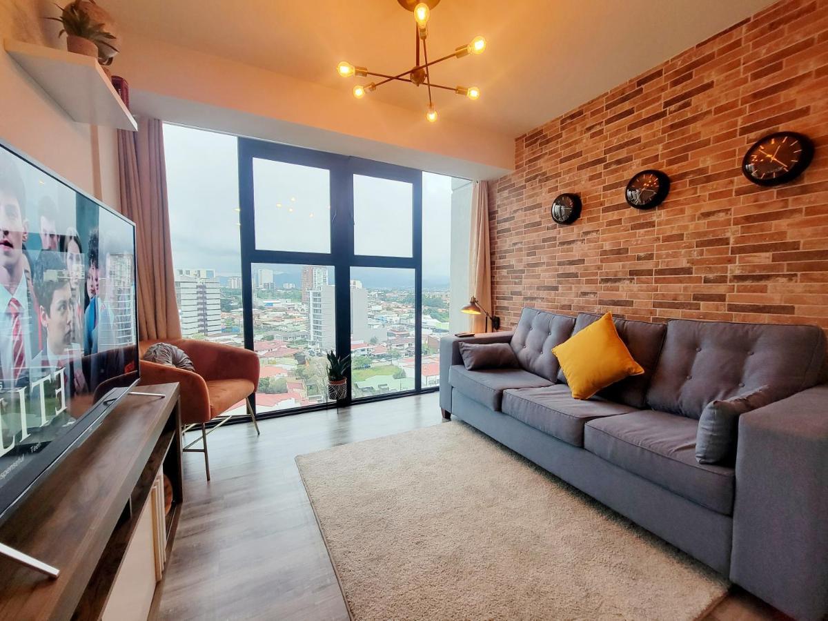 Cosmopolitan Apt 1407, 5 Star Facilities, 15M Sjo Airport, Parking, Pool, Gym 聖荷西 外观 照片